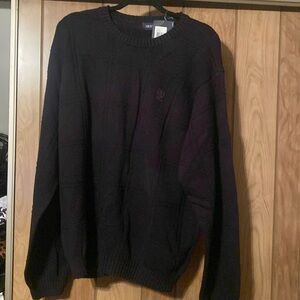 Men’s Izod sweater.